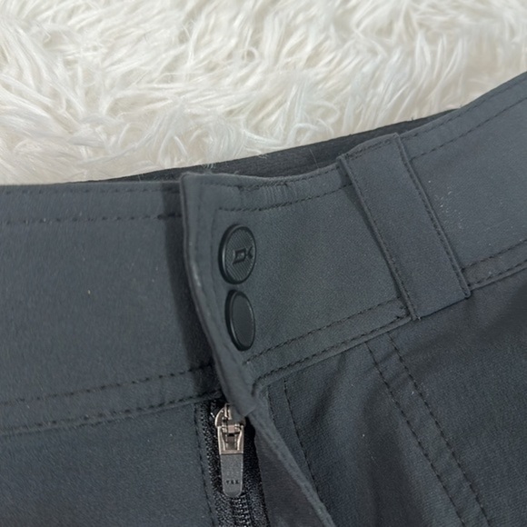 Dakine Black Water Resistant Faye Shorts NWT - Picture 6 of 12